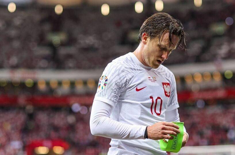 欧洲杯24队巡礼之波兰：小组赛强敌林立 新帅临危受命能否化腐朽为神奇？